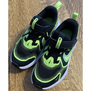 Nike Cosmic Runner Sneaker Shoes Black/Volt HM4400-005 Little Boys Size 11C NWOB